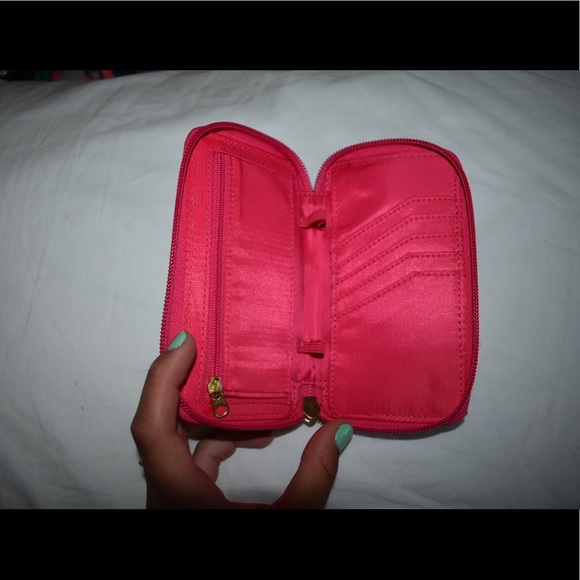 LILLY PULITZER wristlet - Picture 2 of 3